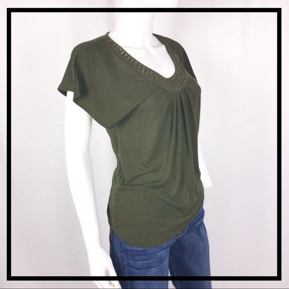 Carolyn Taylor Brand, Statement Neckline Shirt - Picture 5 of 7